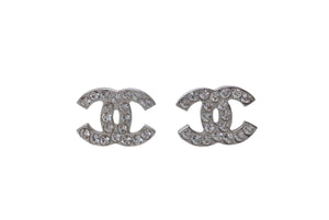 極美品 CHANEL シャネル ココマーク ピアス 重量約3.5g 05V刻印 メタル ラインストーン シルバーカラー 両耳用 中古 4b001051