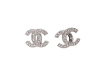 Load image into Gallery viewer, CHANEL シャネル ココマーク ピアス 重量約2.5g C19V刻印 メタル ラインストーン シルバー 両耳用 美品 中古 4b001056