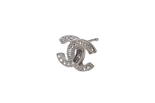 Load image into Gallery viewer, CHANEL シャネル ココマーク ピアス 重量約2.5g C19V刻印 メタル ラインストーン シルバー 両耳用 美品 中古 4b001056