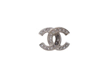 Load image into Gallery viewer, CHANEL シャネル ココマーク ピアス 重量約2.5g C19V刻印 メタル ラインストーン シルバー 両耳用 美品 中古 4b001056