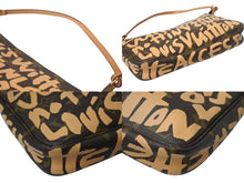 Load image into Gallery viewer, LOUIS VUITTON ルイヴィトン ポシェットアクセソワ―ル ポーチ M92193 モノグラム グラフィティ ブラウン PVC 美品 中古 4b001119