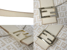 Load image into Gallery viewer, 極美品 FENDI フェンディ ズッキーノ マンマバケット ハンドバッグ ワンショルダーバッグ ベージュ キャンバス 中古 4b001128