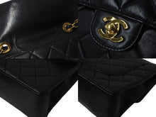 Load image into Gallery viewer, CHANEL シャネル マトラッセ 30 Wチェーンショルダーバッグ 6番台 ココマーク ラムスキン ブラック ゴールド金具 美品 中古 4b001158
