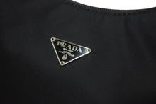 Load image into Gallery viewer, 極美品 PRADA プラダ ホーボー ハンドバッグ ワンショルダーバッグ MV515 トライアングルロゴ ナイロン ブラック 中古 4b001175