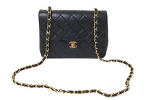 Load image into Gallery viewer, 極美品 CHANEL シャネル 縦長 15cm ミニマトラッセ20 チェーンショルダーバッグ 1番台 ラムスキン ブラック ゴールド 中古 4b001180