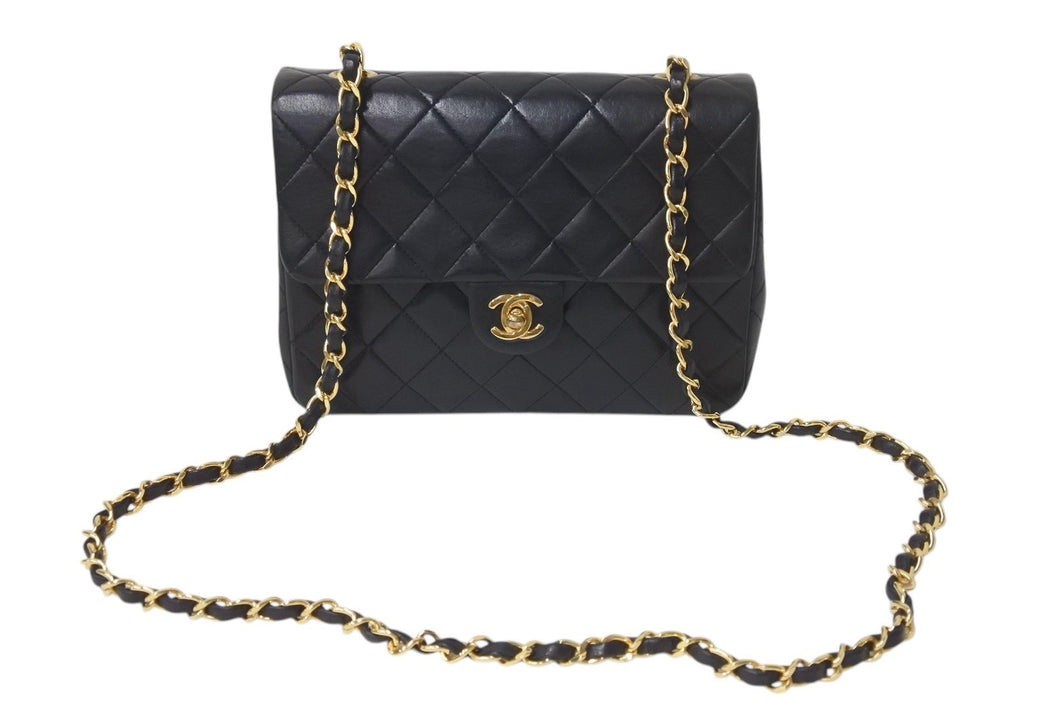 極美品 CHANEL シャネル 縦長 15cm ミニマトラッセ20 チェーンショルダーバッグ 1番台 ラムスキン ブラック ゴールド 中古 4b001180