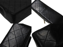 Load image into Gallery viewer, 極美品 CHANEL シャネル 縦長 15cm ミニマトラッセ20 チェーンショルダーバッグ 1番台 ラムスキン ブラック ゴールド 中古 4b001180