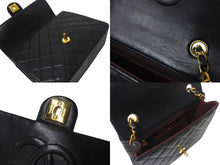 Load image into Gallery viewer, 極美品 CHANEL シャネル 縦長 15cm ミニマトラッセ20 チェーンショルダーバッグ 1番台 ラムスキン ブラック ゴールド 中古 4b001180
