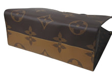 Load image into Gallery viewer, 極美品 LOUIS VUITTON ルイヴィトン モノグラム ジャイアント リバース オンザゴーMM トートバッグ M45321 ブラウン 中古 4b001183