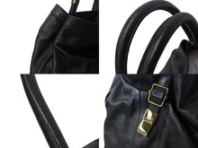 Load image into Gallery viewer, Chloe クロエ ヴィクトリア トートバッグ ハンドバッグ ロゴプレート カーフレザー ブラック ゴールド金具 美品 中古 4b001192