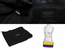 Load image into Gallery viewer, CHANEL シャネル マトラッセ チェーンショルダーバッグ CCロゴ マルチカラー カーフ ゴールド金具 中古 4b001194