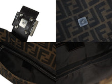 Load image into Gallery viewer, FENDI フェンディ ズッカ柄 マンマバケット ワンショルダーバッグ 26424 ブラウン シルバー金具 美品 中古 4b001207
