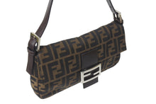 Load image into Gallery viewer, FENDI フェンディ マンマバケット ワンショルダーバッグ 26424 ズッカ柄 ブラウン キャンバス レザー シルバー金具 美品 中古 4b001231