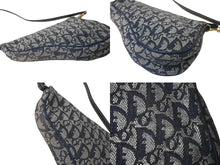 Load image into Gallery viewer, Christian Dior クリスチャンディオール サドルポーチ ワンショルダーバッグ MC 1011 ネイビー キャンバス レザー ゴールド金具 良品 中古 4b001234