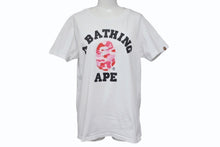 Load image into Gallery viewer, A BATHING APE アベイシングエイプ 半袖Tシャツ サイズ レディースS ピンクカモ ホワイト コットン ベイプ 美品 中古 4b001331