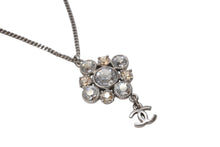 Load image into Gallery viewer, 極美品 CHANEL シャネル ネックレス ココマーク ラインストーン A12V刻印 メタル ラインストーン シルバー 14.3g 中古 4b001371