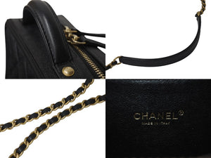 極美品 CHANEL シャネル CCフィリグリー スモールチェーンバニティバッグ A93343 26番台 キャビアスキン ブラック ゴールド金具 4b001383