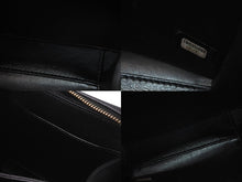 Load image into Gallery viewer, 極美品 CHANEL シャネル CCフィリグリー スモールチェーンバニティバッグ A93343 26番台 キャビアスキン ブラック ゴールド金具 4b001383