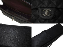 Load image into Gallery viewer, 極美品 CHANEL シャネル デカマトラッセ30 Wフラップ Wチェーン ショルダーバッグ 15番台 キャビアスキン ブラック シルバー金具 中古 4b001384