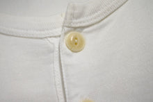 Load image into Gallery viewer, VISVIM ビズビム DOUBLE SCOOP HENLEY ヘンリーネック 半袖Tシャツ 0112105009007 ホワイト サイズ3 美品 中古 4b001442