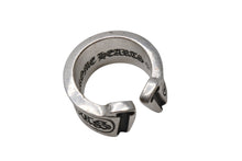 画像をギャラリービューアに読み込む, CHROME HEARTS クロムハーツ ラージ スクロース ラベル リング 18号 重量約18.4g シルバー925 美品 中古 4b001499 
