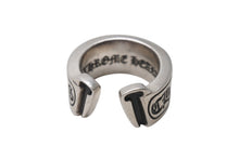 画像をギャラリービューアに読み込む, CHROME HEARTS クロムハーツ ラージ スクロース ラベル リング 14号 重量約15.1g シルバー925 美品 中古 4b001502 