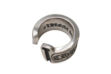 画像をギャラリービューアに読み込む, CHROME HEARTS クロムハーツ ラージ スクロース ラベル リング 14号 重量約15.1g シルバー925 美品 中古 4b001502 