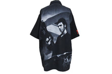 Load image into Gallery viewer, SCARFACE スカーフェイス 両面プリントオープンカラーシャツ アルパチーノ トニーモンタナ ブラック ホワイト サイズM 美品 中古 4b001606