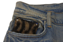 Load image into Gallery viewer, 極美品 AMIRI アミリ デニム RN150712 パッチワーク レザー ダメージ加工 ウォッシュド加工 サイズ32 ブルー 中古 4b001665