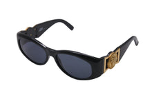 Load image into Gallery viewer, GIANNI VERSACE ジャンヌ ヴェルサーチ サングラス MOD424 メデューサ ロゴ プラスチック メタル ブラック 美品 中古 4b001681