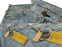Load image into Gallery viewer, 極美品 ROBIN&#39;S JEAN ロビンズジーン ヴィンテージ加工 フレアデニムパンツ D5095 刺繍 スタッズ ライトインディゴ サイズ34 中古 4b001684