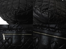 Load image into Gallery viewer, 極美品 CHANEL シャネル コココクーン スモールトート ハンドバッグ A48610 16番台 ココマーク ブラック シルバー金具 中古 4b001736