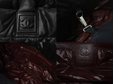 Load image into Gallery viewer, 極美品 CHANEL シャネル コココクーン スモールトート ハンドバッグ A48610 16番台 ココマーク ブラック シルバー金具 中古 4b001736