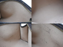 Load image into Gallery viewer, LOUIS VUITTON ルイヴィトン ポシェット トワレット 19 ポーチ M47544 モノグラムキャンバス ブラウン ゴールド金具 美品 中古 4b001778