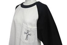 Load image into Gallery viewer, CHROME HEARTS クロムハーツ ラグラン 7部丈Tシャツ サイズM CHクロス セメタリークロス プリント ホワイト ブラック 美品 中古 4b001827