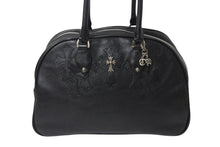 Load image into Gallery viewer, CHROME HEARTS クロムハーツ 現行型 ジムバッグ ミデュアム セメタリークロスパッチ 14パッチ スモールCHクロス ブラック 美品 中古 4b001883
