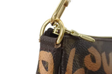 Load image into Gallery viewer, LOUIS VUITTON ルイヴィトン ポシェットアクセソワ―ル ポーチ M92193 モノグラム グラフィティ ブラウン PVC 美品 中古 4b002111
