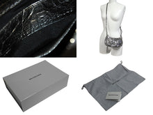 Load image into Gallery viewer, 新品同様 BALENCIAGA バレンシアガ LE CAGOLE ルカゴール ミニショルダーバッグ 695814 レザー 2way スタッズ シルバー 中古 4b002113