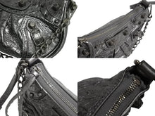 Load image into Gallery viewer, 新品同様 BALENCIAGA バレンシアガ LE CAGOLE ルカゴール ミニショルダーバッグ 695814 レザー 2way スタッズ シルバー 中古 4b002113