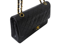Load image into Gallery viewer, 極美品 CHANEL シャネル マトラッセ25 Wフラップ Wチェーンショルダーバッグ 2番台 ラムスキン ココマーク ブラック ゴールド金具 中古 4b002135