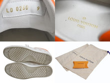 Load image into Gallery viewer, LOUIS VUITTON ルイヴィトン ダミエローカットスニーカー ダミエキャンバス レザー ホワイト オレンジ サイズ9 美品 中古 4b002180
