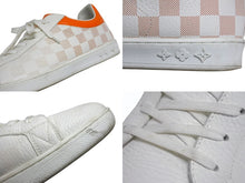 Load image into Gallery viewer, LOUIS VUITTON ルイヴィトン ダミエローカットスニーカー ダミエキャンバス レザー ホワイト オレンジ サイズ9 美品 中古 4b002180