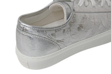 Load image into Gallery viewer, 新品未使用 LOUIS VUITTON ルイヴィトン TATTOO ダミエスニーカー LD0231 メタリックシルバー ホワイト サイズ8.5 中古 4b002182
