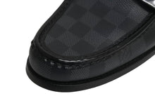 Load image into Gallery viewer, 極美品 LOUIS VUITTON ルイヴィトン ダミエグラフィットローファー 1A4OL4 レザー ブラック グレー サイズ9 中古 4b002184