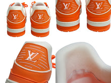 Load image into Gallery viewer, 新品同様 LOUIS VUITTON ルイヴィトン LVトレイナー ローカットスニーカー FD0231 レザー ヴァージル期 ホワイト オレンジ サイズ9 中古 4b002195
