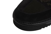 Load image into Gallery viewer, 新品同様 LOUIS VUITTON ルイヴィトン NIGO コージーライン ムートンボアブーツ BM0250 ブラック ブラウン サイズ9.5 中古 4b002197