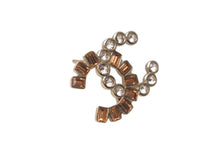 Load image into Gallery viewer, 極美品 CHANEL シャネル ココマーク ピアス 重量約5.2g B17B刻印 メタル ラインストーン ゴールド ブラウン クリア 両耳用 中古 4b001045