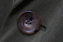 Load image into Gallery viewer, ISSEY MIYAKE MEN イッセイミヤケ メン テーラードジャケット ジャケット カーキ オリーブ サイズ2 ME01FD213 美品 中古 25375