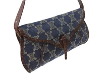 Load image into Gallery viewer, CELINE セリーヌ ワンショルダーバッグ マカダム柄 CE00/14 キャンバス レザー ブルー ブラウン アンティークゴールド金具 美品 中古 4b002560