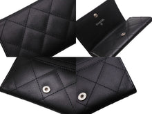 Load image into Gallery viewer, 極美品 CHANEL シャネル カードケース カンボンライン 17番台 ココマーク レザー エナメル ブラック ピンク 中古 4b002571